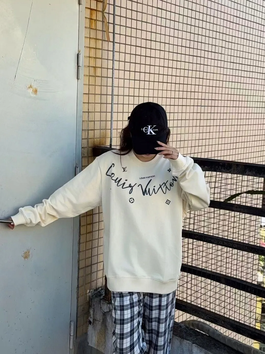 Louis Vuitton/Louis Vuitton 25Fw cursive signature letter print crew neck sweatshirt